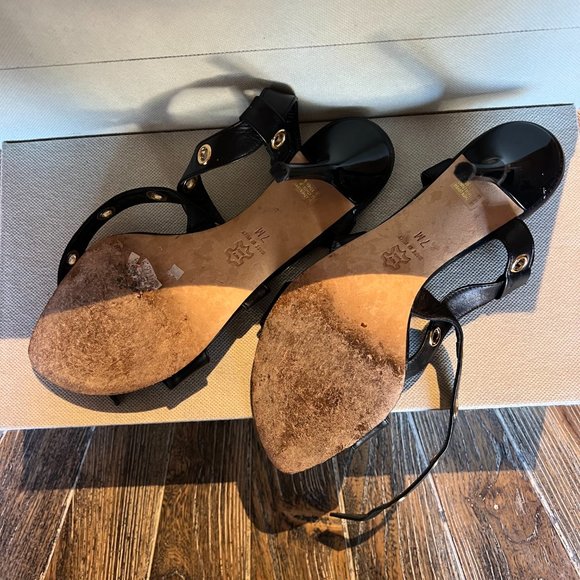 Isabella Fiore Italian Black Leather & Gold Chain Heels - Picture 6 of 7